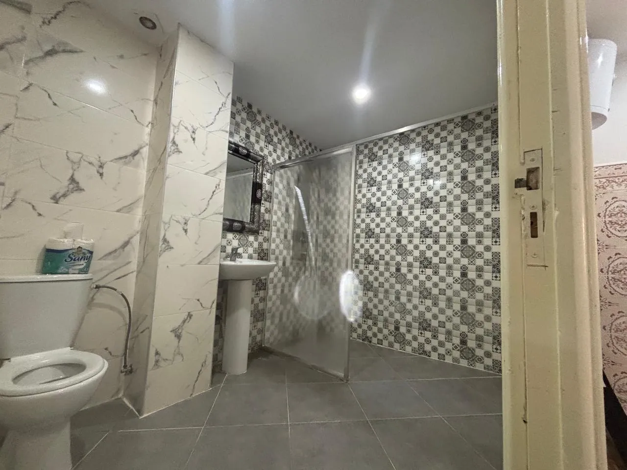 Darcom Family à Saïdia — salle de bain, vue d'entrée