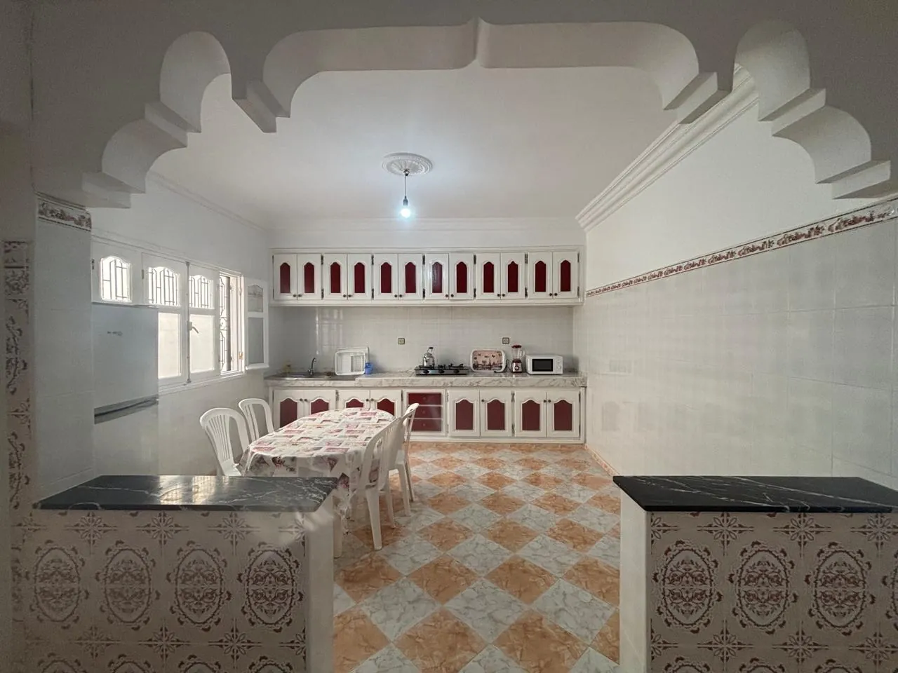 Darcom Family à Saïdia — cuisine entièrement équipée
